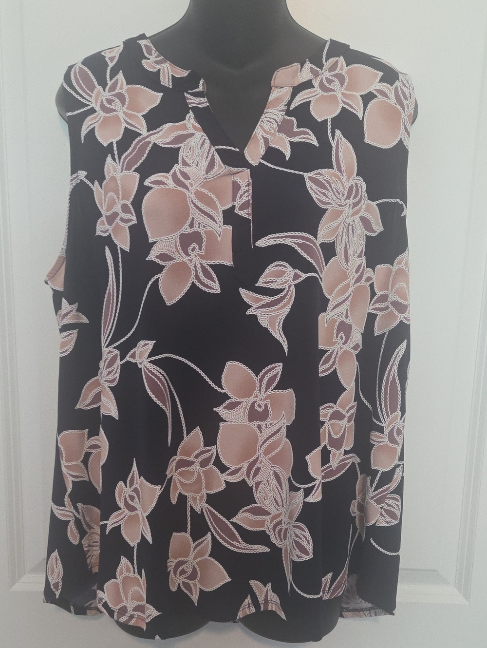 Papermoon Floral Split-Neck Camisole - Black & Blush 1X